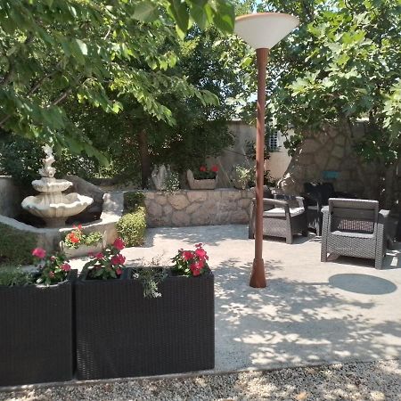 Apartment Malnar Starigrad Paklenica Bagian luar foto